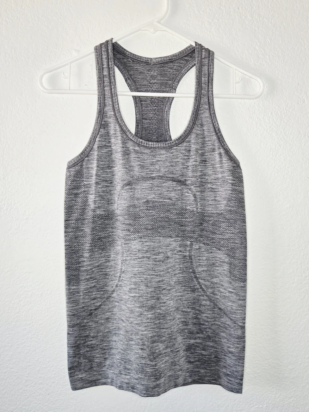 Lululemon Swiftly Tech Racerback Tank Top Gray sz 6